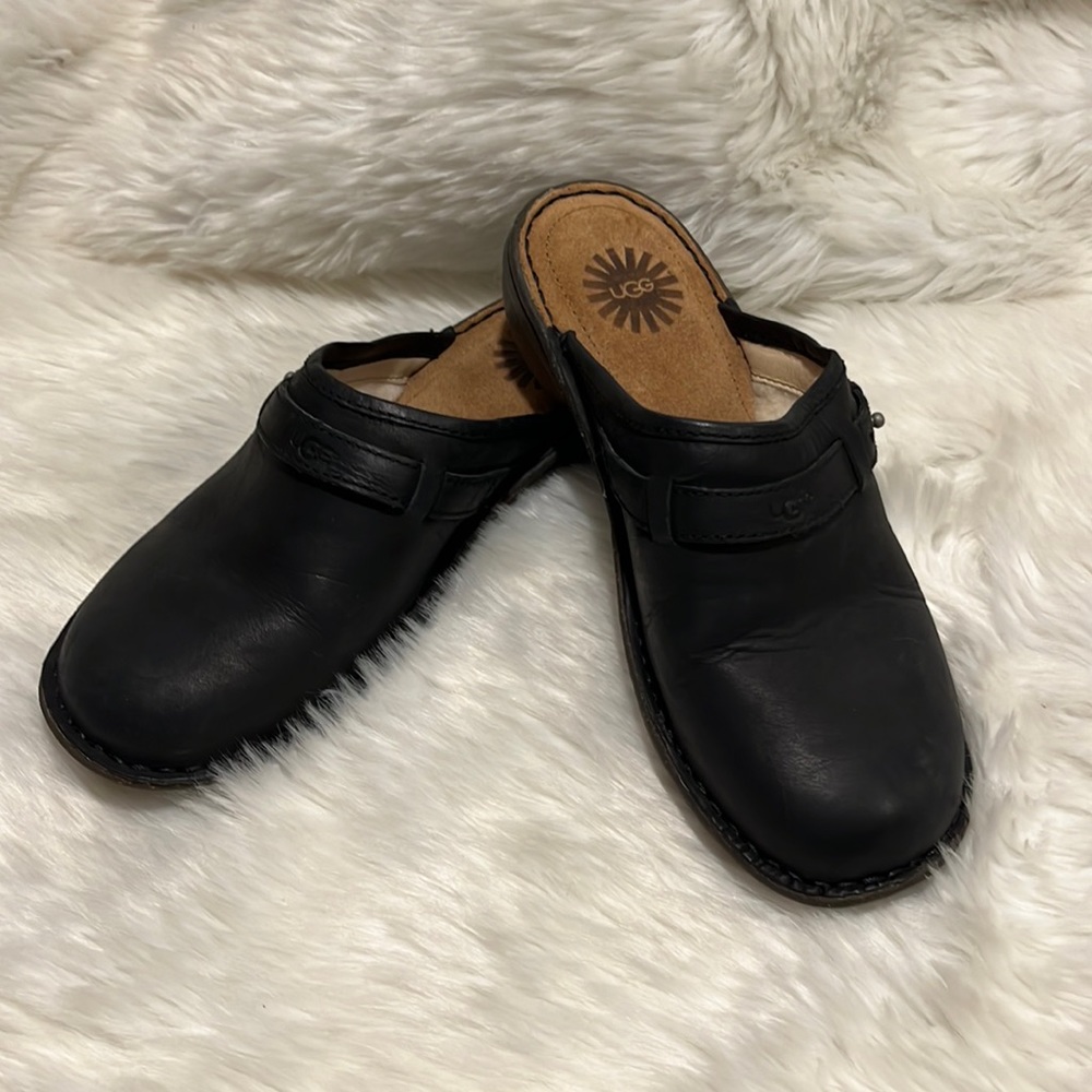 Ugg Black Leather Slip On Clogs Women Shoes Size 7